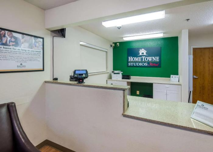 HomeTowne Studios by Red Roof Winston-Salem - University Pkwy