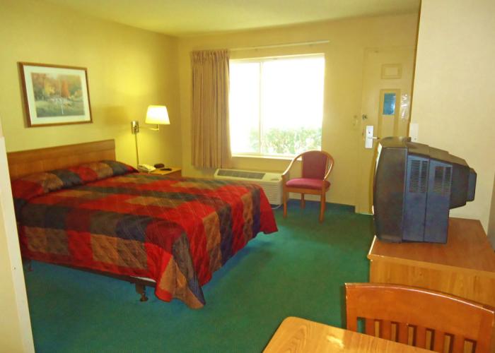 HomeTowne Studios by Red Roof Winston-Salem - University Pkwy