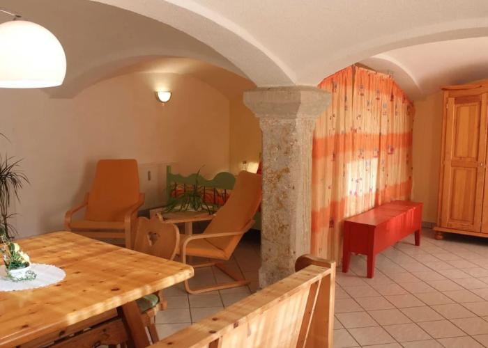 Apartment in Weibig With Garden