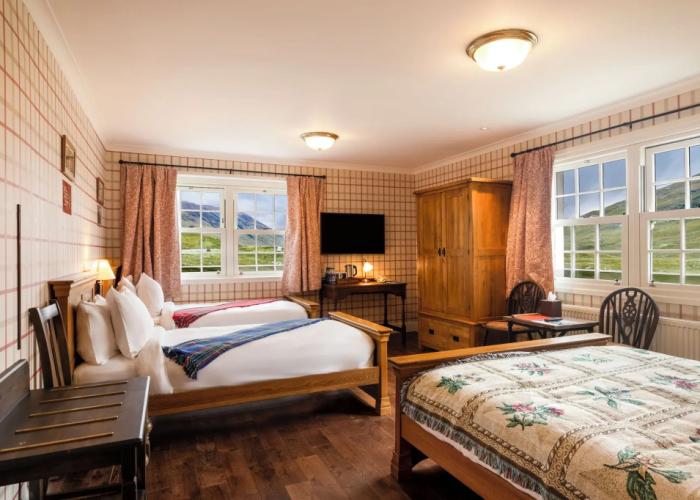 The Cluanie Inn