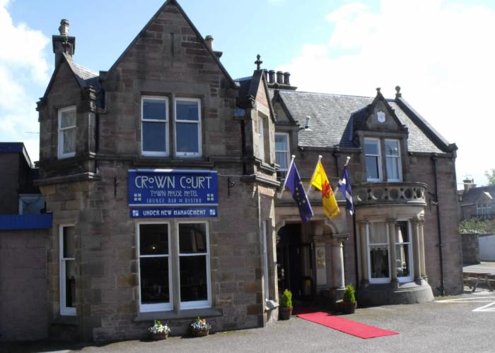 Crown Court Hotel & Bar.