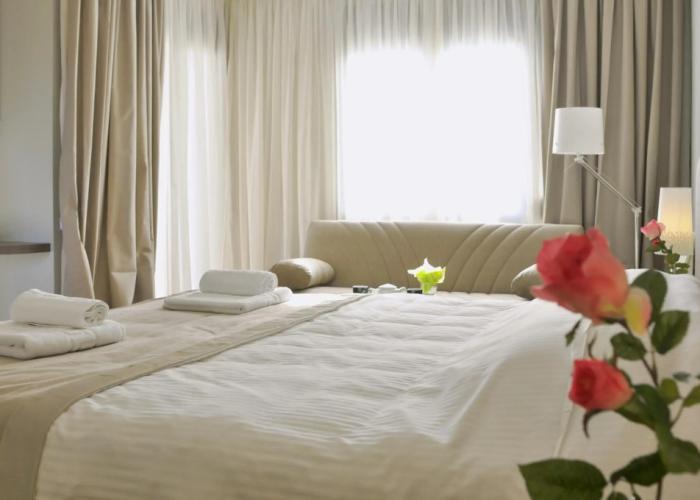 Ellopia Point Hotel