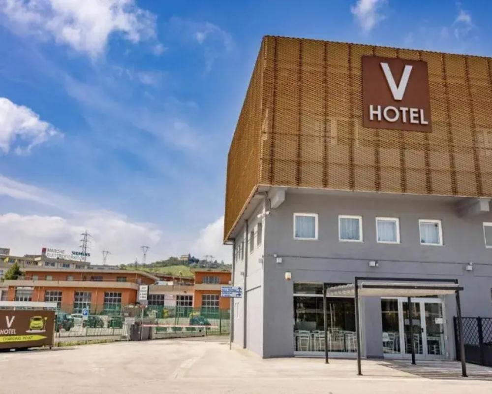фото V Hotel