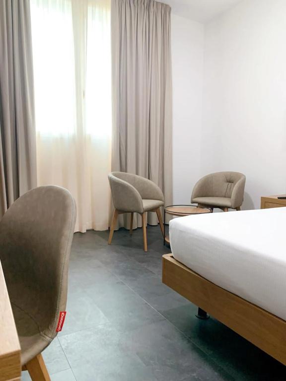 фото V Hotel