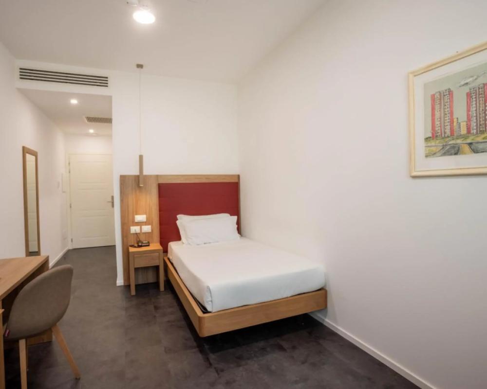 фото V Hotel