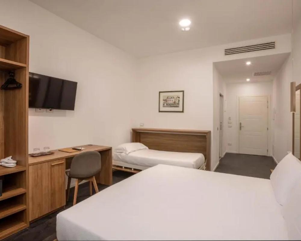 фото V Hotel