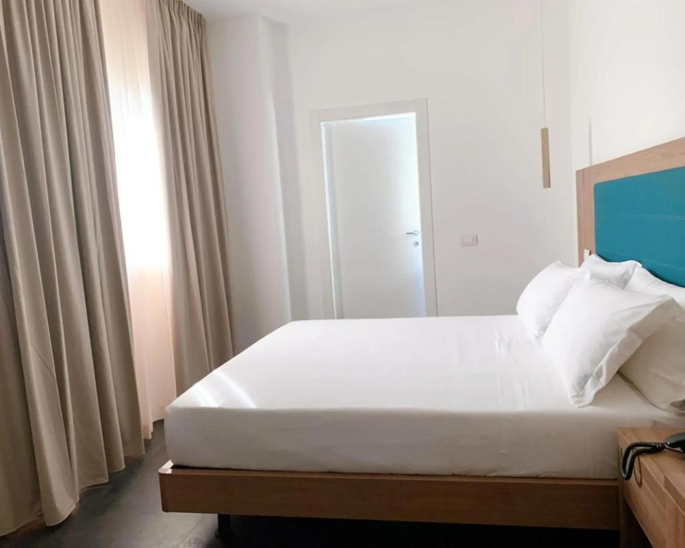 фото V Hotel