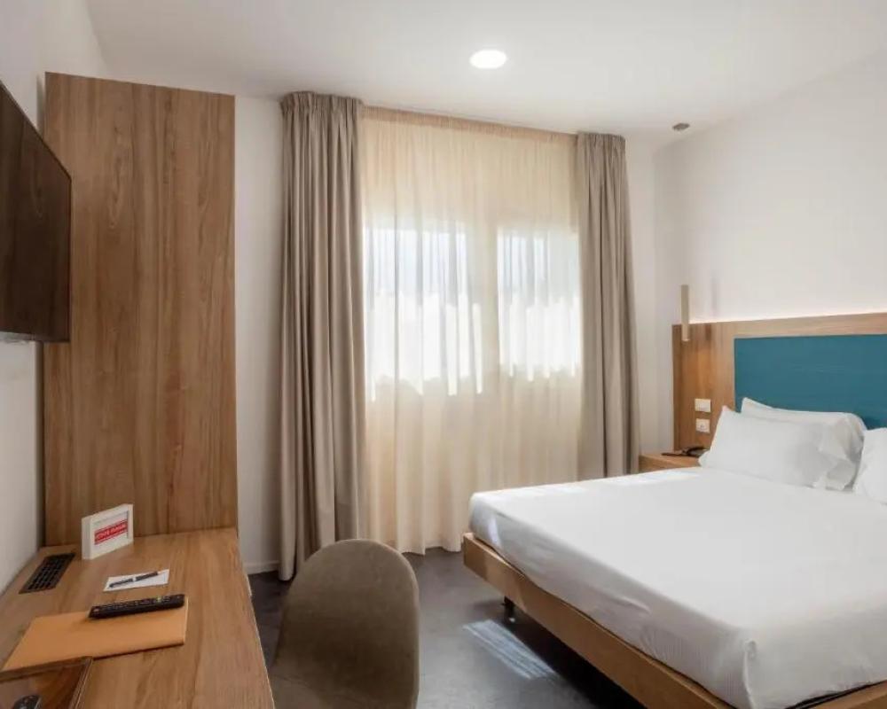 фото V Hotel