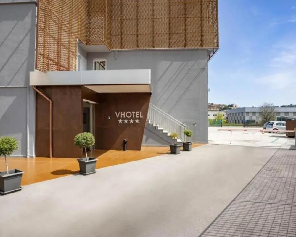 фото V Hotel