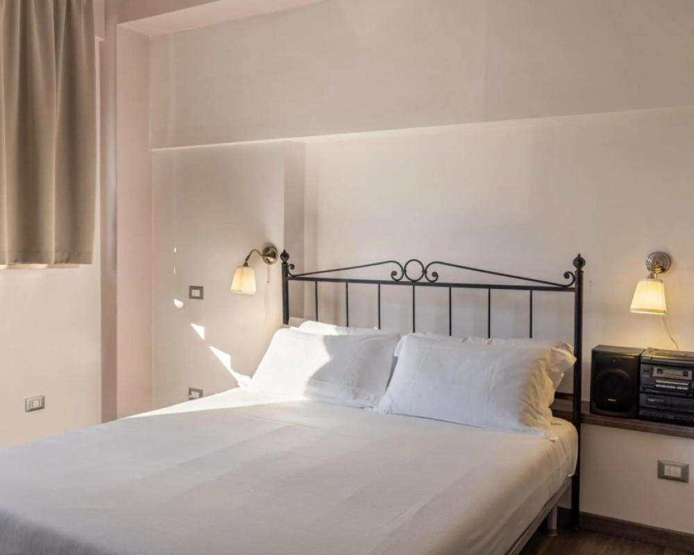 фото V Hotel