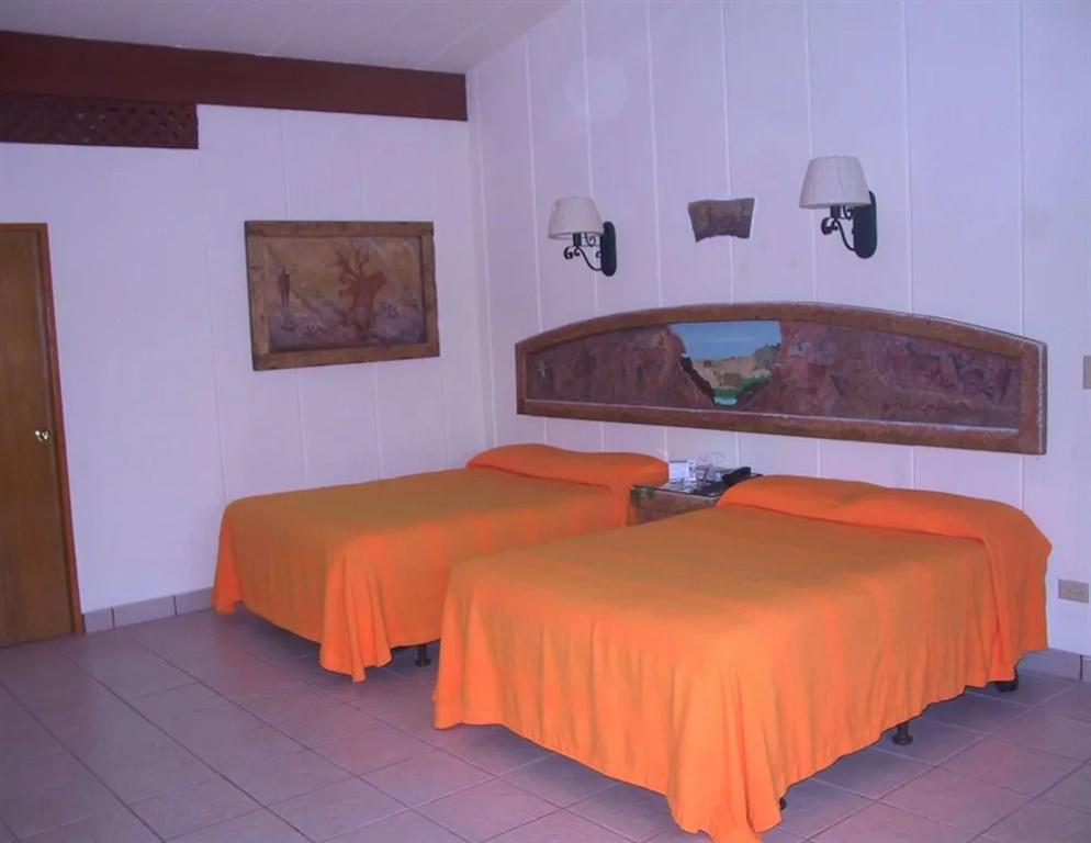фото Hotel Oasis