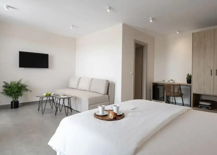 Calives Premium Stay