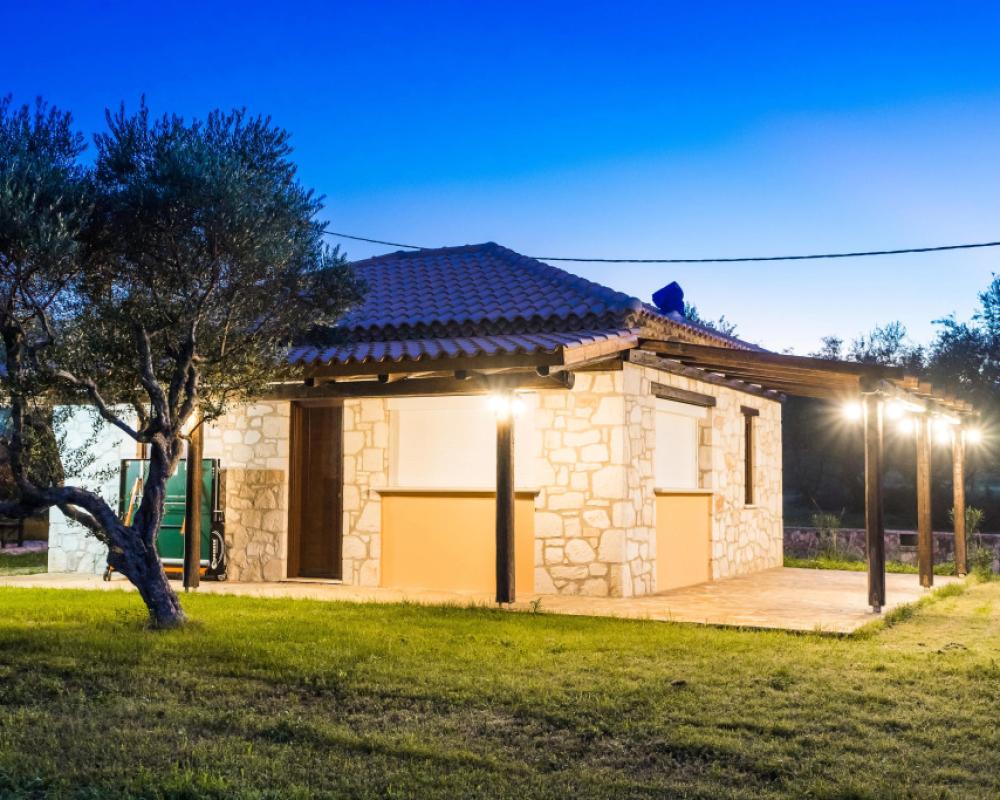 Kavos Psarou Studios and Apartments