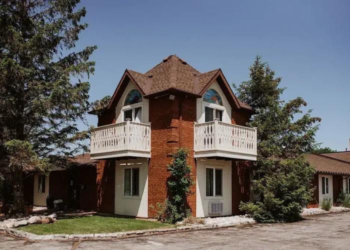 Hessenland Inn & Schatz Winery