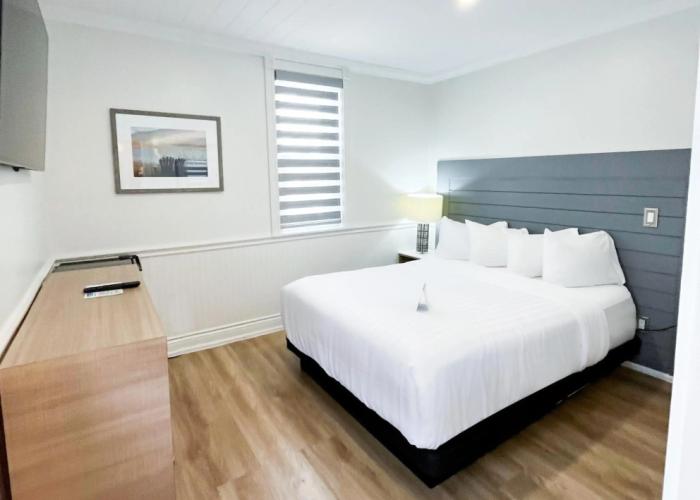 Colonial Hotel & Suites