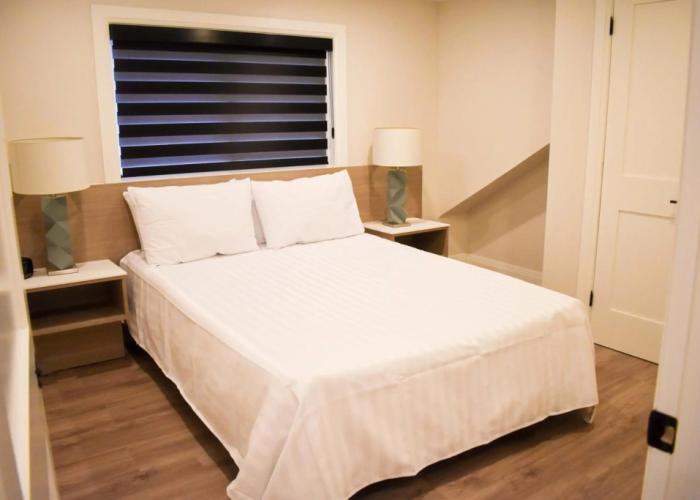 Colonial Hotel & Suites