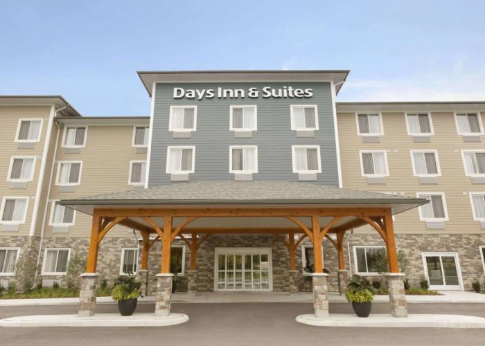 Days Inn & Suites by Wyndham Lindsay