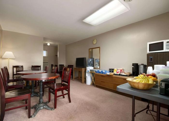 Knights Inn Lindsay
