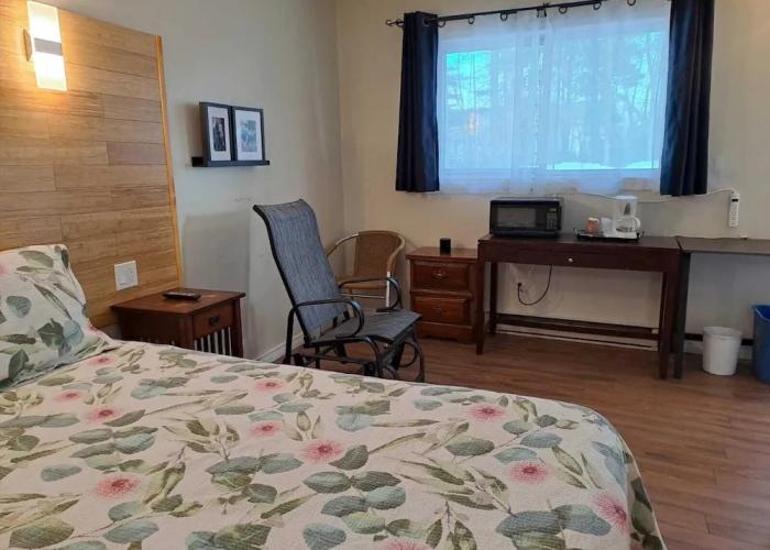 Three Islands Motel