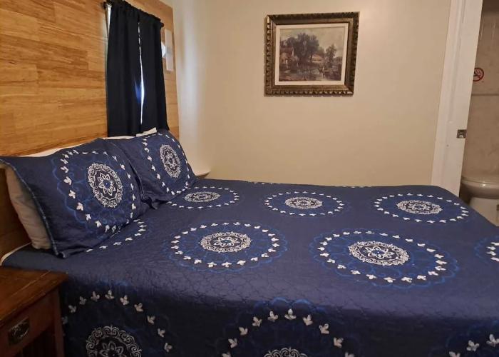 Three Islands Motel