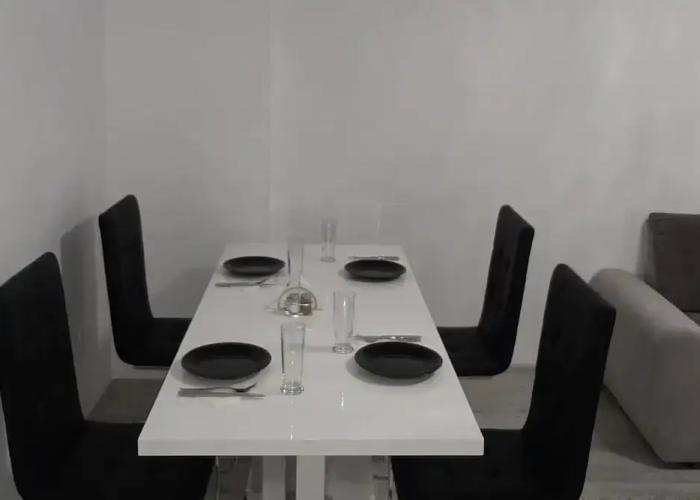 2 Bed-aircon-free Parking-city Centre