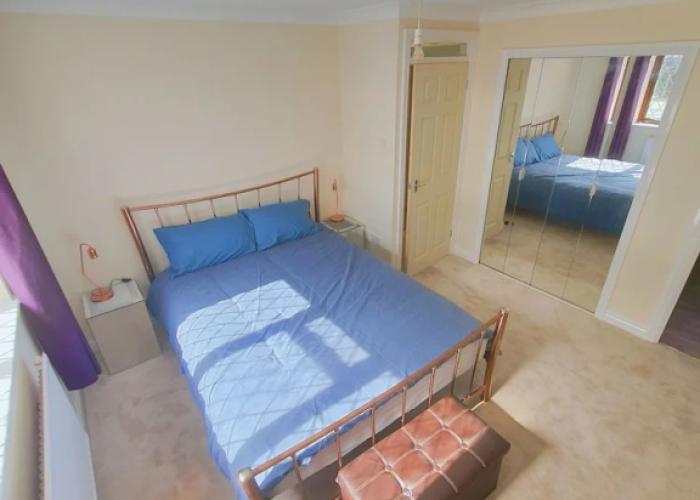 Bright and Spacious Holiday Home in Bradley Stoke
