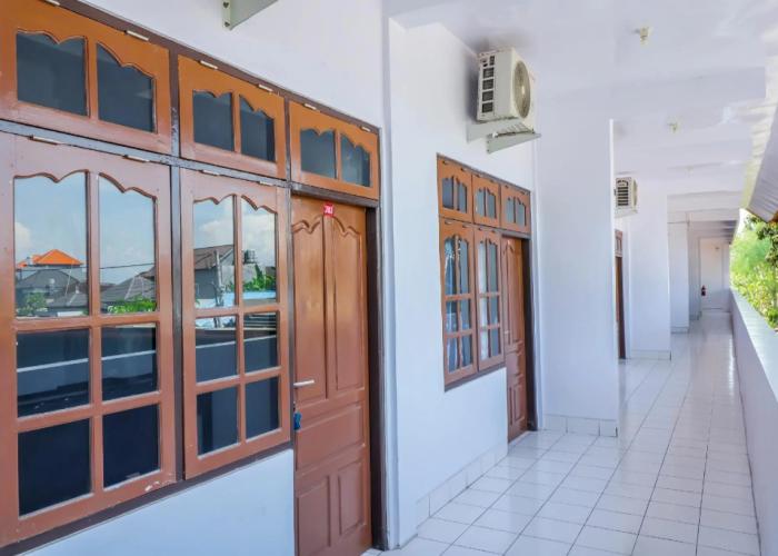 SUPER OYO 1356 Gusti Residence