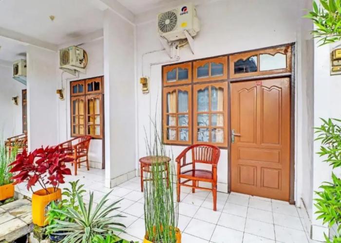 SUPER OYO 1356 Gusti Residence