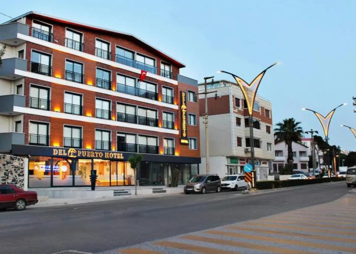Del Puerto Hotel