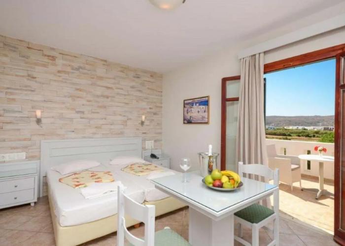 Plaka Hotel I