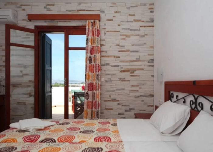Plaka Hotel II