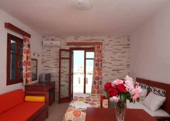 Plaka Hotel II