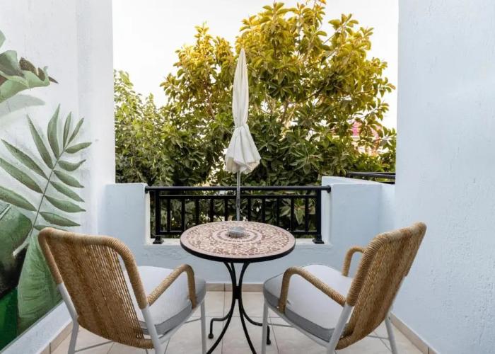 Artemis Hotel