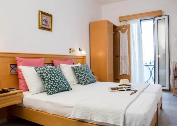 Artemis Hotel