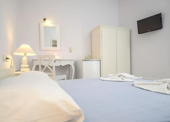 Agia Anna Studios & Apartments