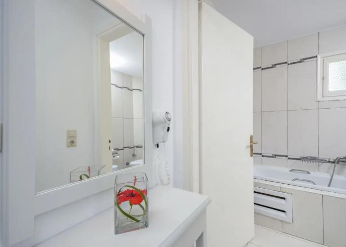 Agia Anna Studios & Apartments