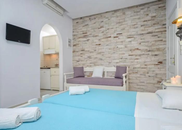 Agia Anna Studios & Apartments