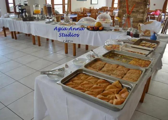 Agia Anna Studios & Apartments