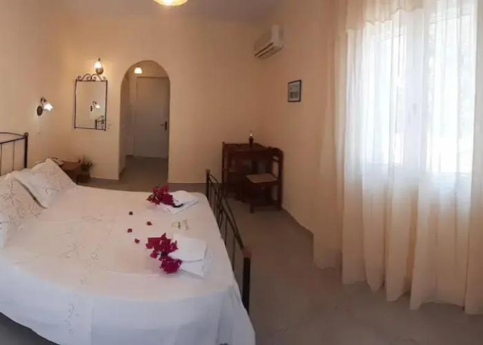Agia Anna Hotel