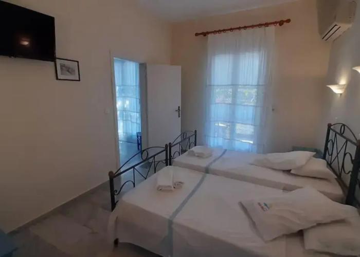 Agia Anna Hotel