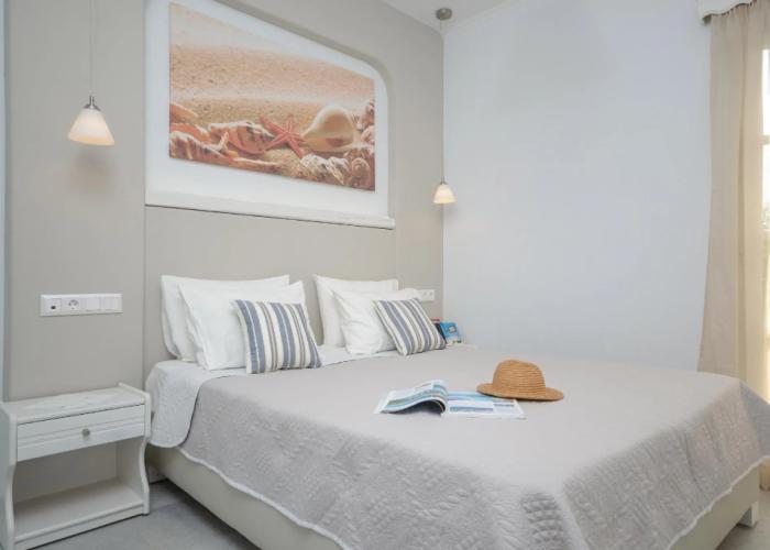 Birikos Studios & Apartments