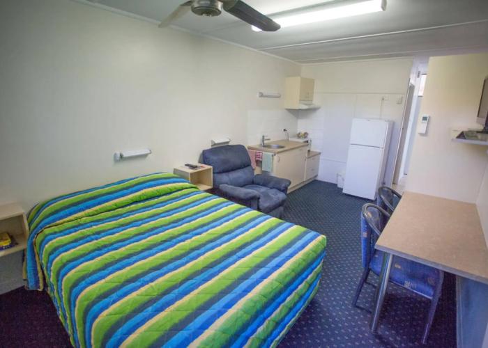 Fourth Avenue Motor Inn
