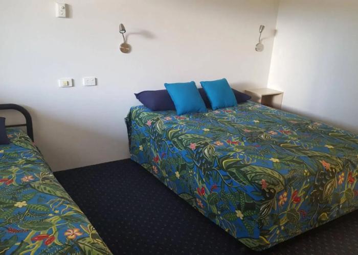 Fourth Avenue Motor Inn