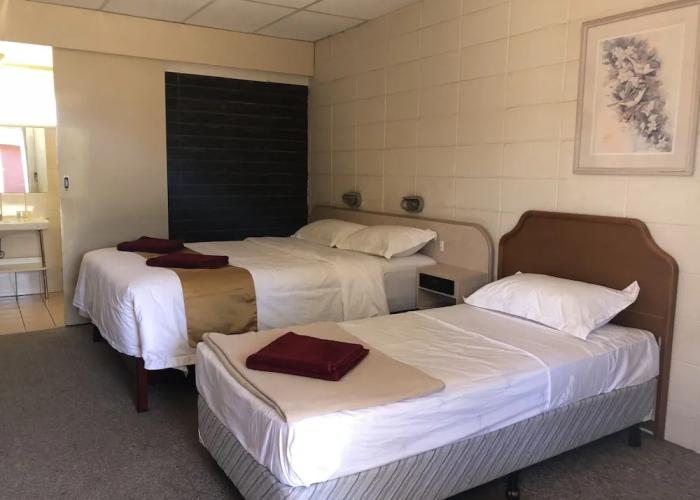 Inland Oasis Motel