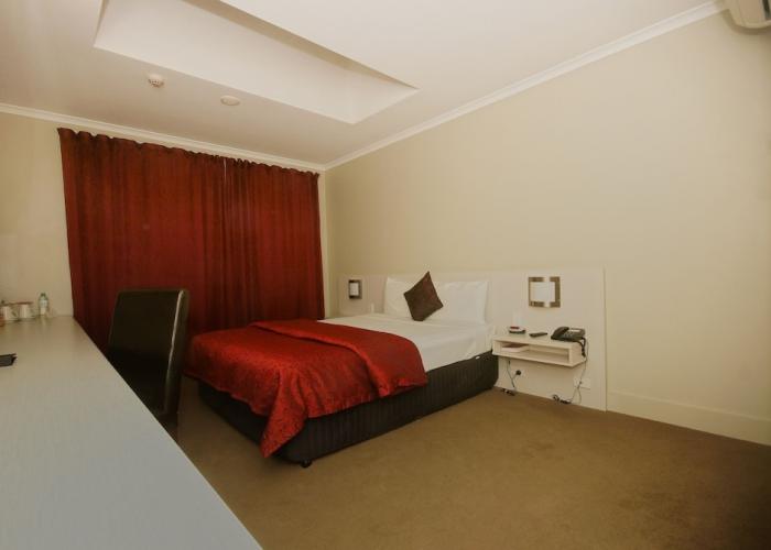 Isa Hotel
