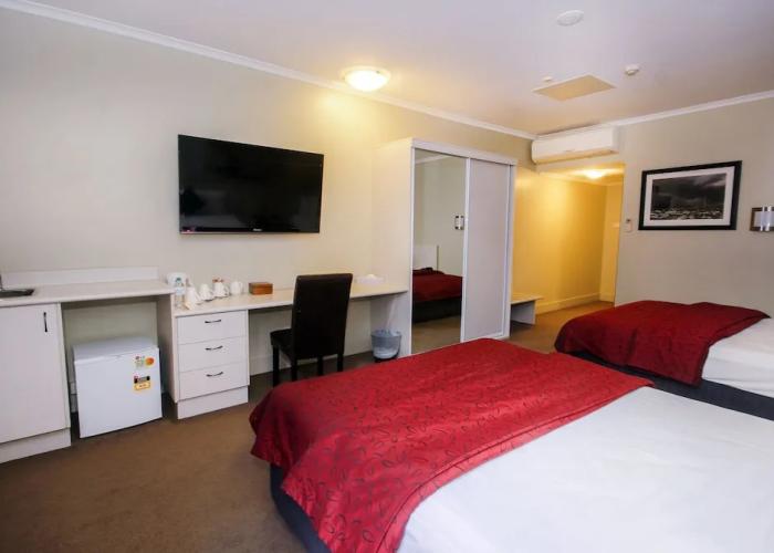 Isa Hotel
