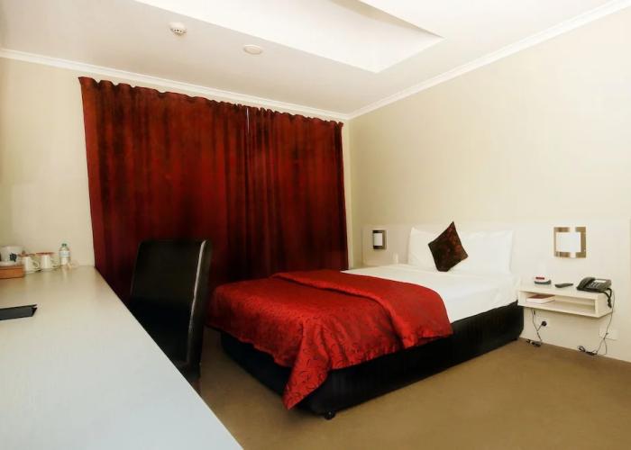 Isa Hotel