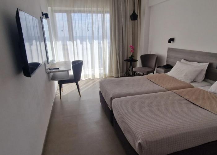 Navarria Hotel