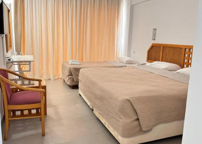 Navarria Hotel