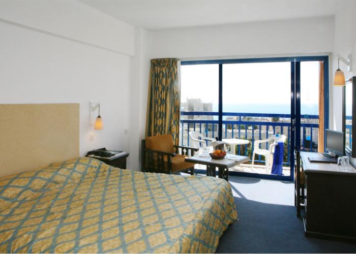 Navarria Hotel